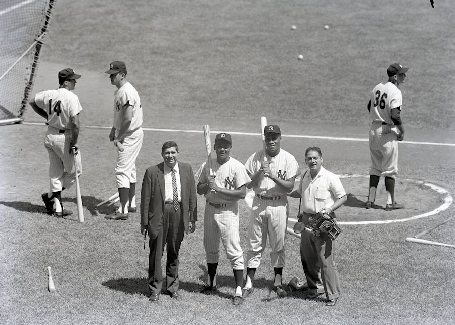 Hector Lopez, Elston Howard during batting practice (1958)